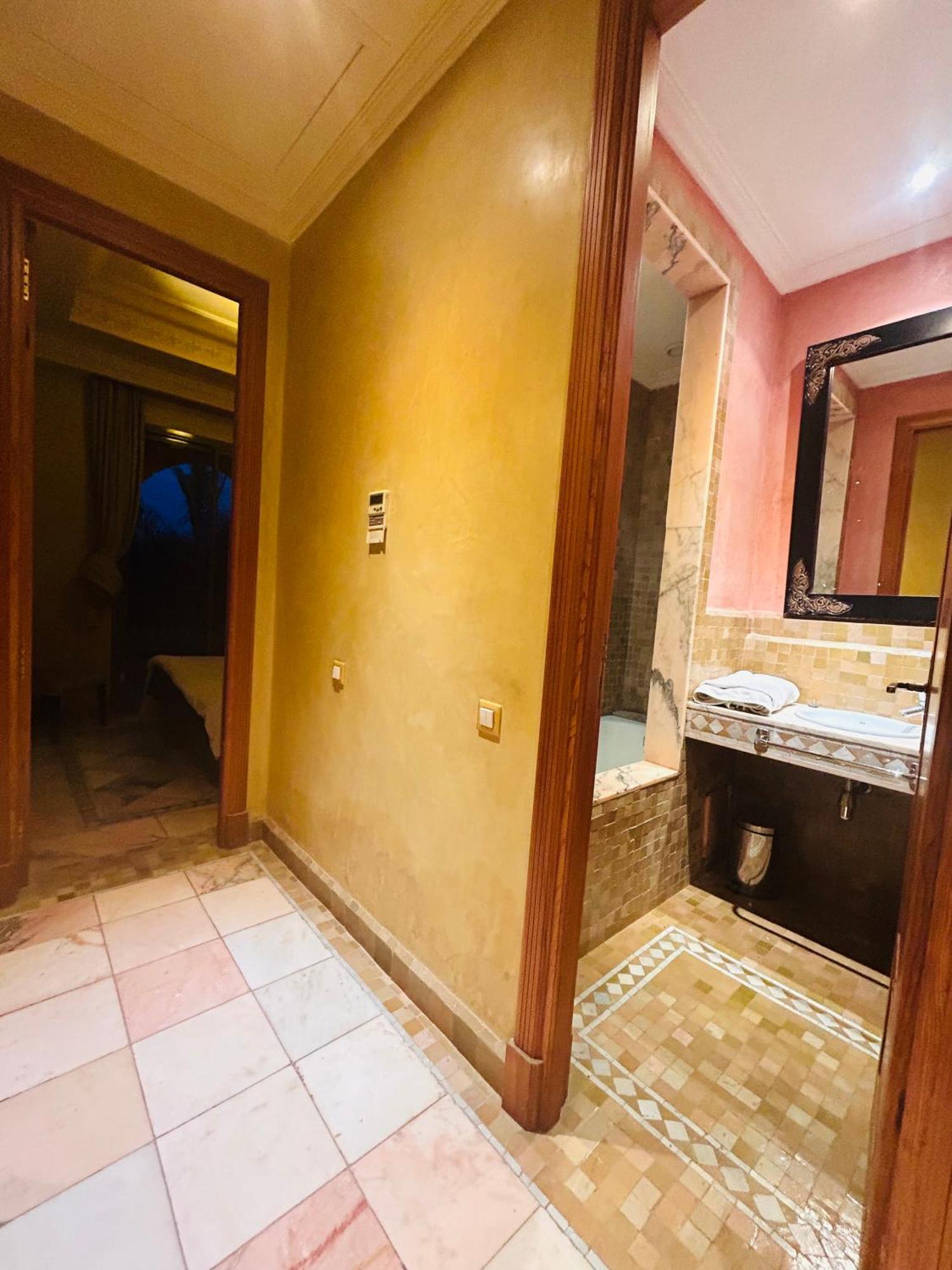 Appartement Spacieux Avec Piscine A La Palmeraie Marrakesh Luaran gambar